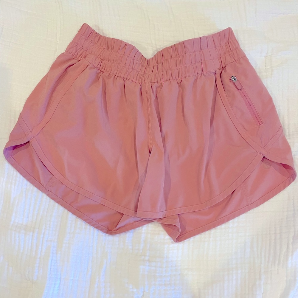 Lululemon mid rise tracker short 4” size 8